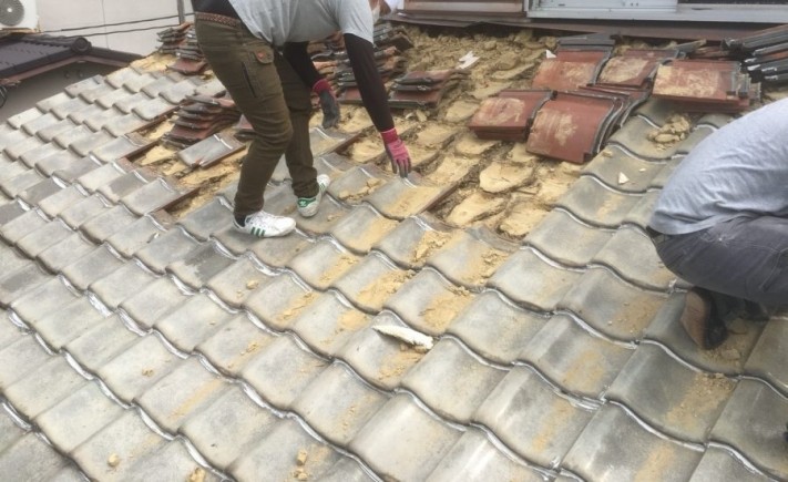 瓦撤去作業