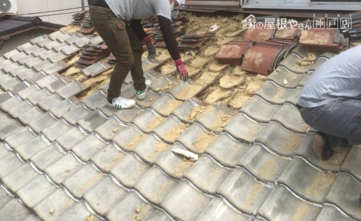 瓦撤去作業