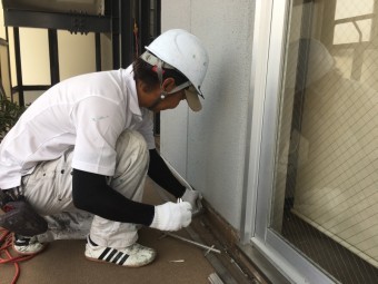長尺シート押え金物ビス取り