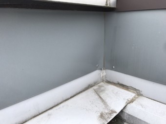 立ち上がり板金