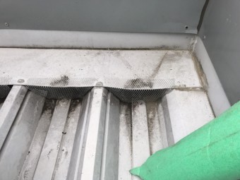 ゴミ除けラス設置