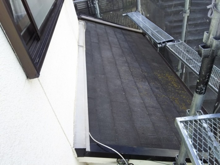 根塗装工事 下屋根 塗装前