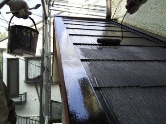 屋根塗装工事 下屋根 上塗