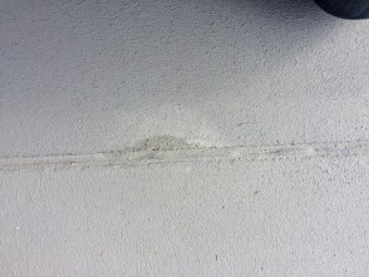 ベランダの目地の切れ目