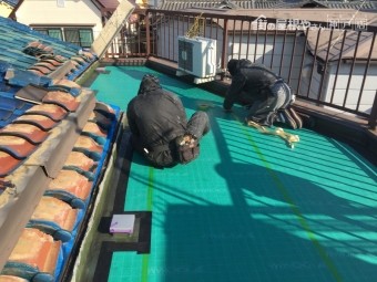 ウレタン防水工事通気緩衝シート敷き込み