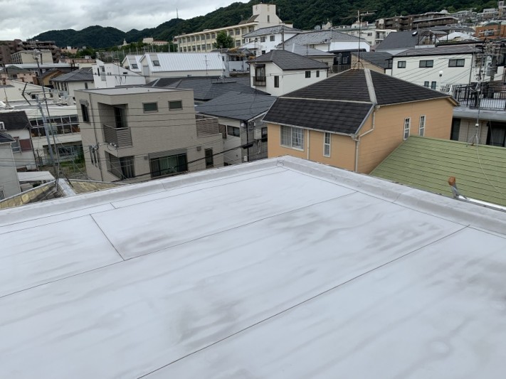 神戸市灘区 屋根修繕 屋上の様子。塩ビシート防水