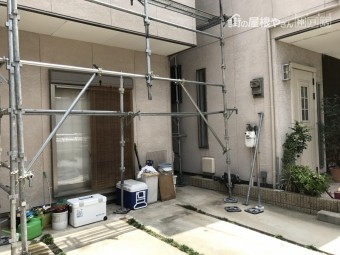 駐車スペースには開口を設けます