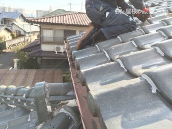 ラバーロックが施された瓦、点検