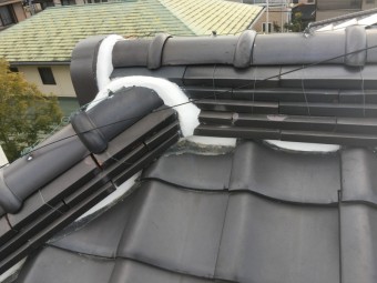 瓦屋根漆喰詰め直し