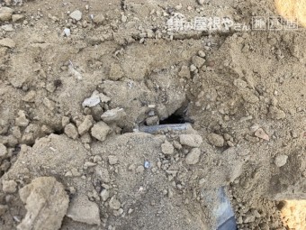 棟修理 下地の葺き土の隙間