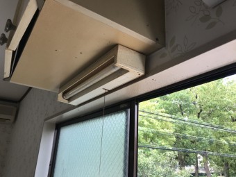 キッチン窓上からの雨漏り