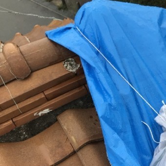 リフォーム前の歪んだ棟瓦