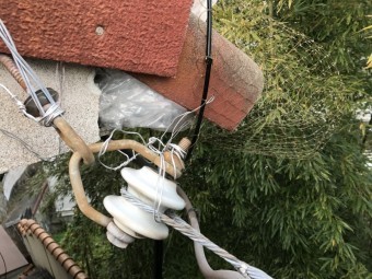 捲れ落ちたケラバの破風面