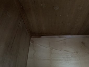 雨漏り調査 冷蔵庫裏の雨漏り箇所