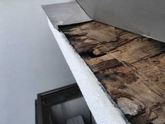 庇の下地の腐食