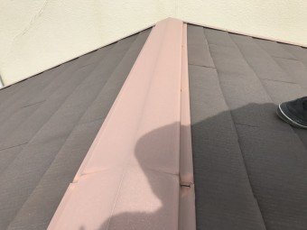釘の浮いた棟板金