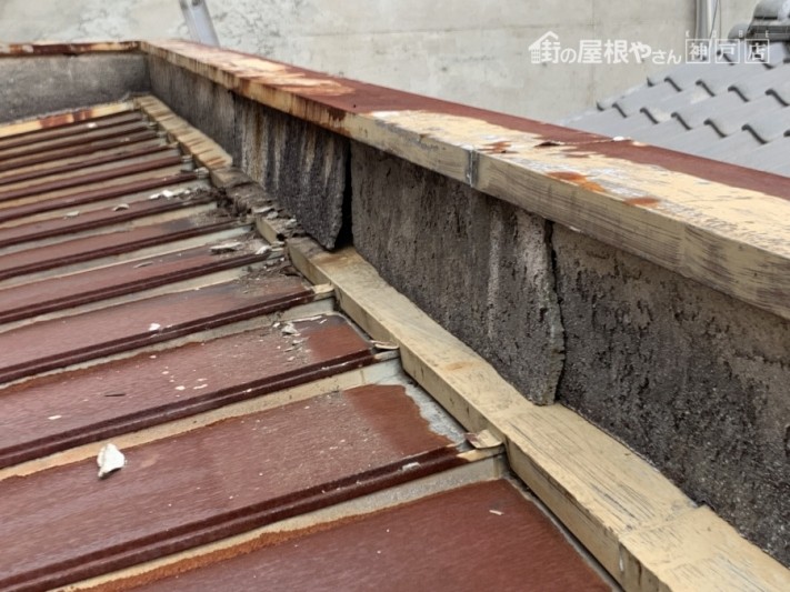西宮市 台風被害 モルタル壁の浮き上がり