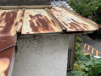 台風被害 雨樋の飛散