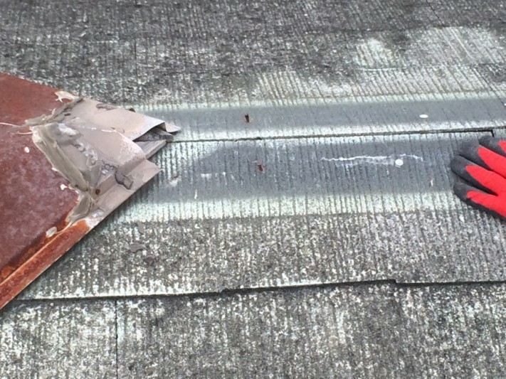 棟板金のめくれ