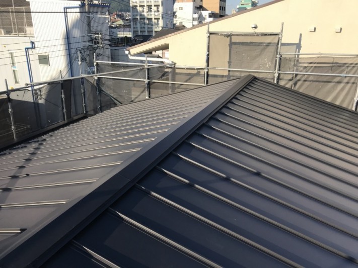 屋根リフォーム 立平葺き完成