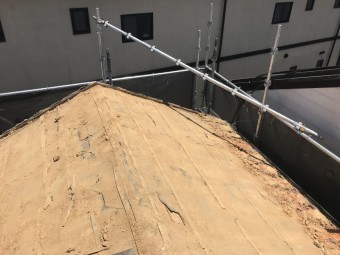 ガルバリウム屋根に葺き替え 葺き土清掃