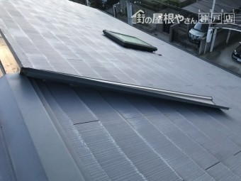 棟包みが落下寸前です