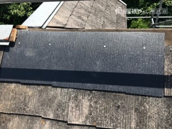 神戸市北区屋根補修工事 新しい屋根材を取り付けます。