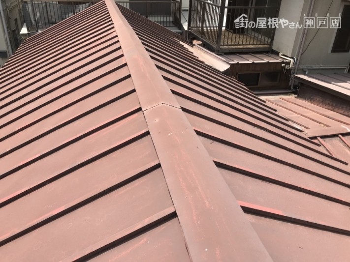 大屋根の瓦棒葺き 雨漏り調査