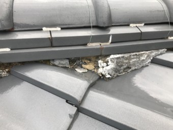 神戸市北区 瓦屋根点検 棟の面戸の崩れ