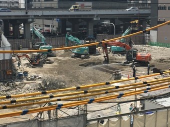 重機解体現場