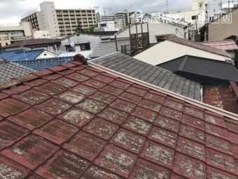 セメント瓦葺き屋根
