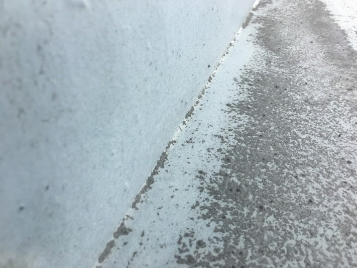 雨漏り現調 マンション屋上谷部分の調査