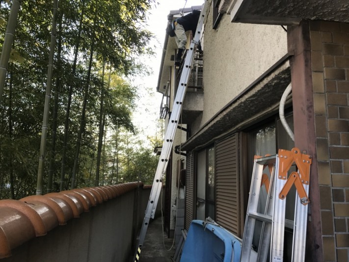 屋根工事着工
