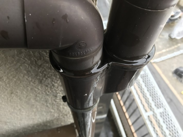竪樋合わせ枡から漏水