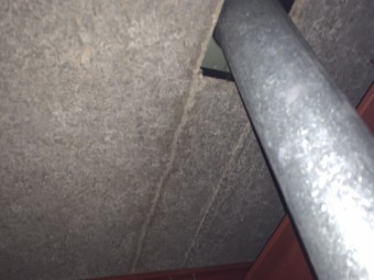 雨漏り 屋根裏アンテナ部分