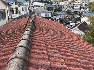 神戸市長田区　瓦屋根のメンテナンス！傷みやすい端部分の補修