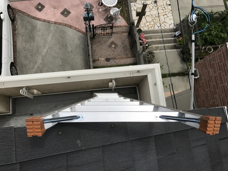 屋根補修用のはしご