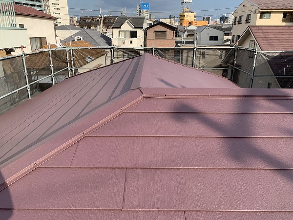 屋根カバー工法完成