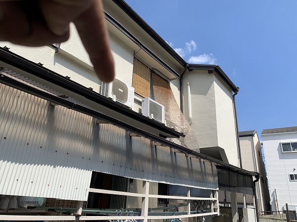神戸市兵庫区　雨樋の復旧なら！火災保険適用で割れた雨樋を部分交換