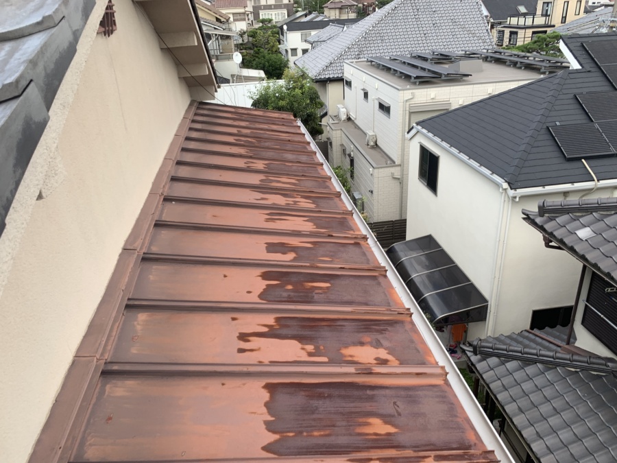 神戸市東灘区　屋根塗装で金属屋根のメンテナンス！【前編】