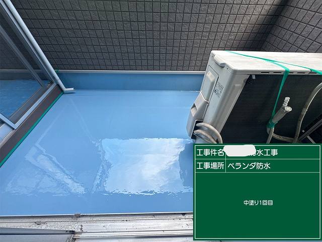 中塗り1回目の床面