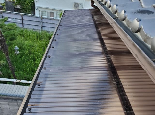 神戸市須磨区　波板修理！倉庫の屋根リフォームをおこないました